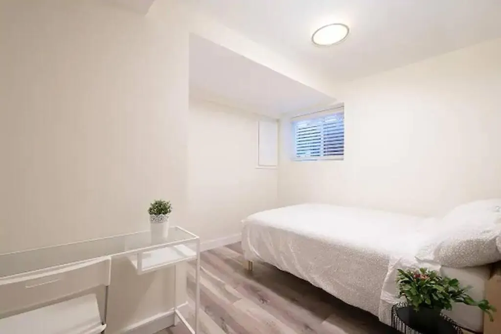 Villa Westside Pool Home-8 Min To Downtown, Yard Parking