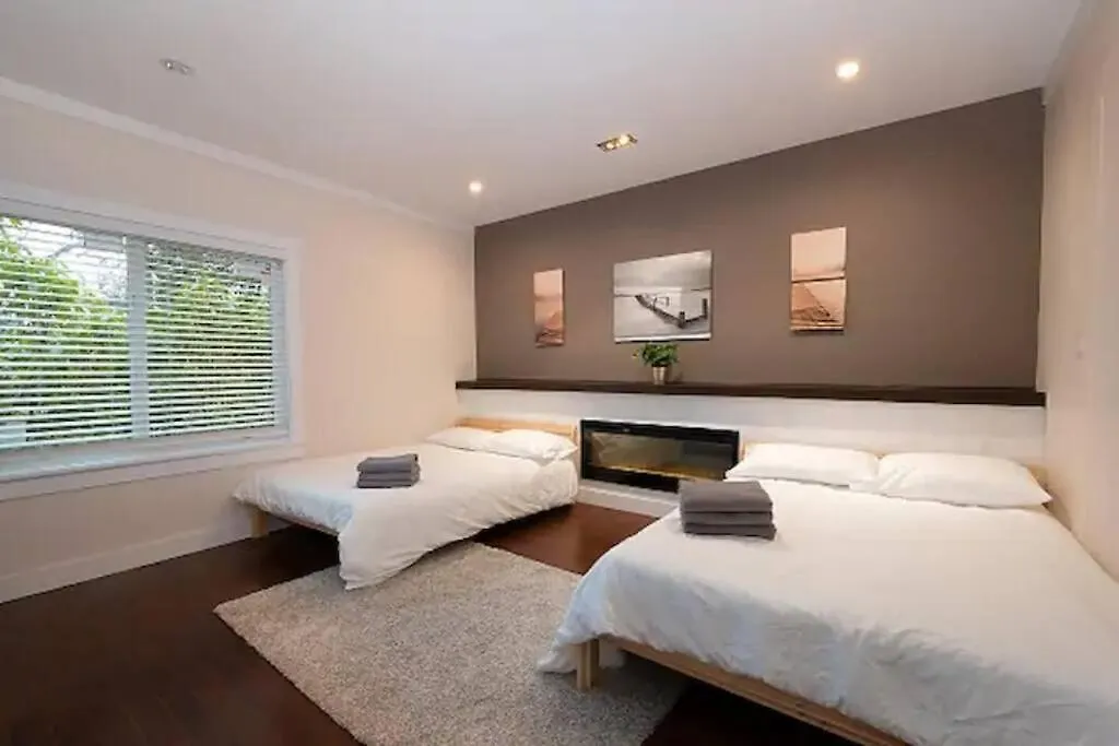 Westside Pool Home-8 Min To Downtown, Yard Parking Vancouver